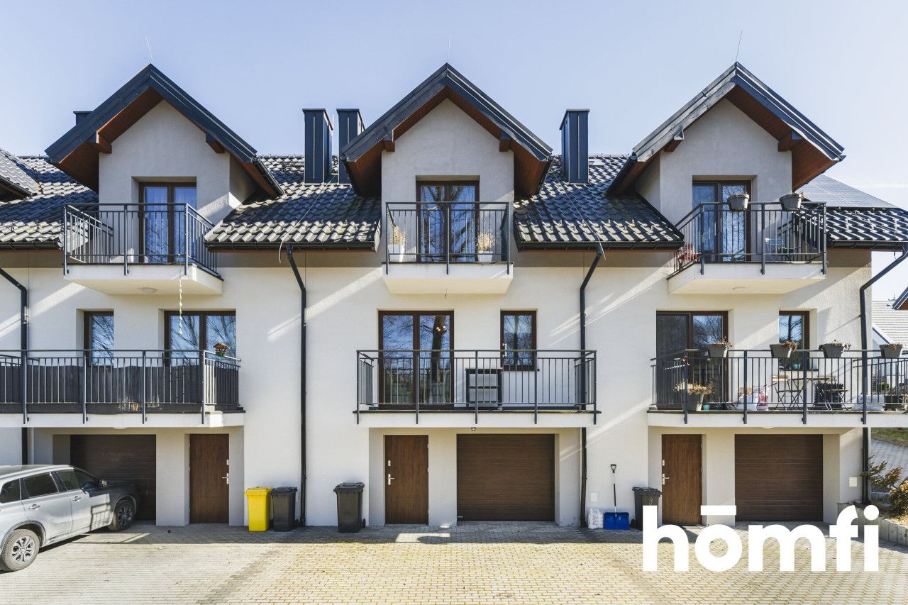 A spacious house surrounded by greenery near Kraków - Дім - Продаж - Krakowski, Zabierzów