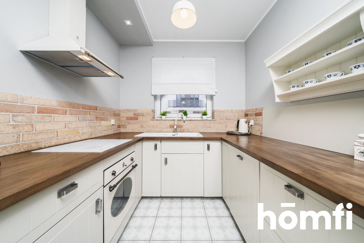 A spacious house surrounded by greenery near Kraków - Дім - Продаж - Krakowski, Zabierzów