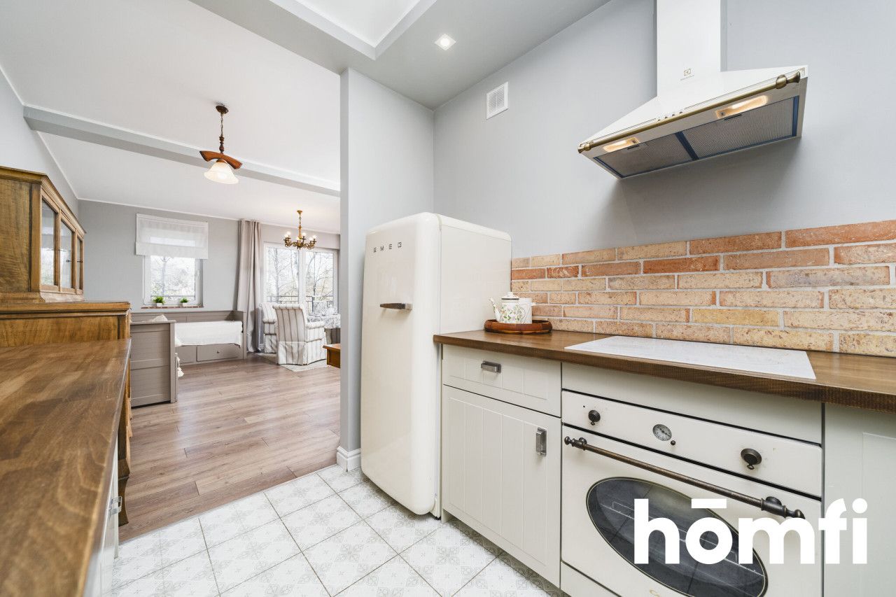 A spacious house surrounded by greenery near Kraków - Дім - Продаж - Krakowski, Zabierzów