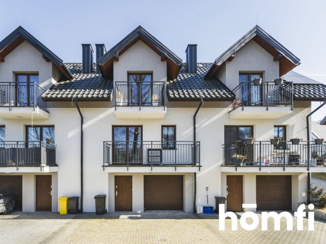 A spacious house surrounded by greenery near Kraków - Дім - Продаж - Krakowski, Zabierzów