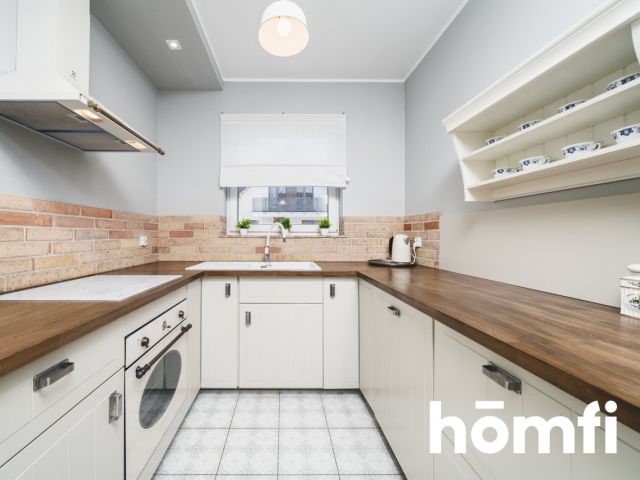 A spacious house surrounded by greenery near Kraków - Дім - Продаж - Krakowski, Zabierzów