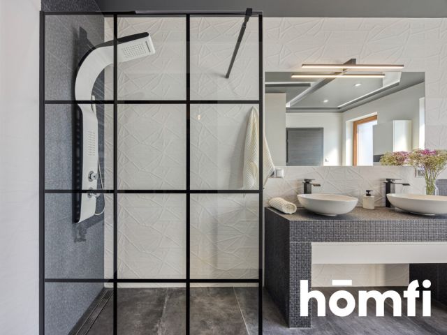 A unique detached house with a beautiful garden and a garage in the building - Дім - Продаж - Rzeszów, Drabinianka