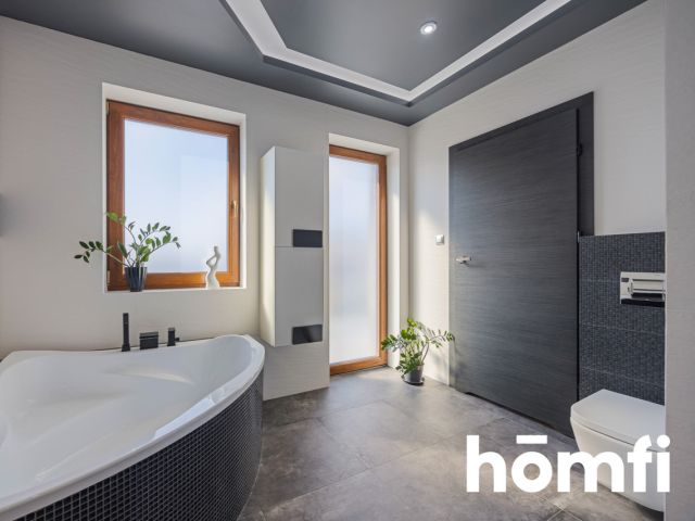 A unique detached house with a beautiful garden and a garage in the building - Дім - Продаж - Rzeszów, Drabinianka