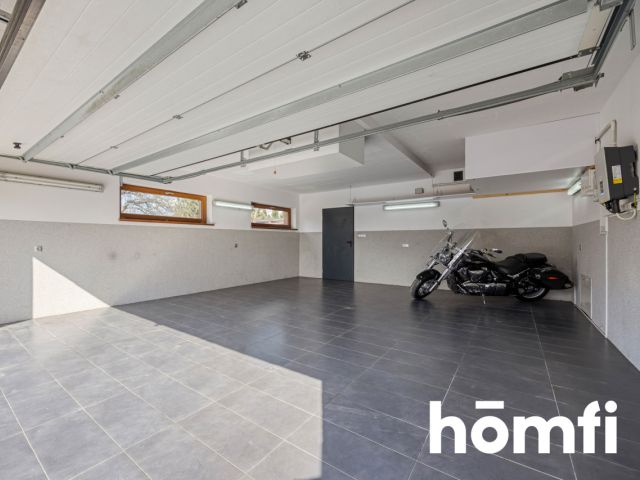 A unique detached house with a beautiful garden and a garage in the building - Дім - Продаж - Rzeszów, Drabinianka