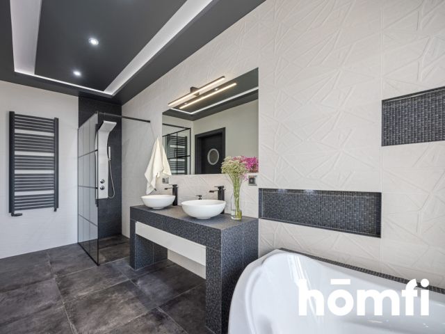 A unique detached house with a beautiful garden and a garage in the building - Дім - Продаж - Rzeszów, Drabinianka