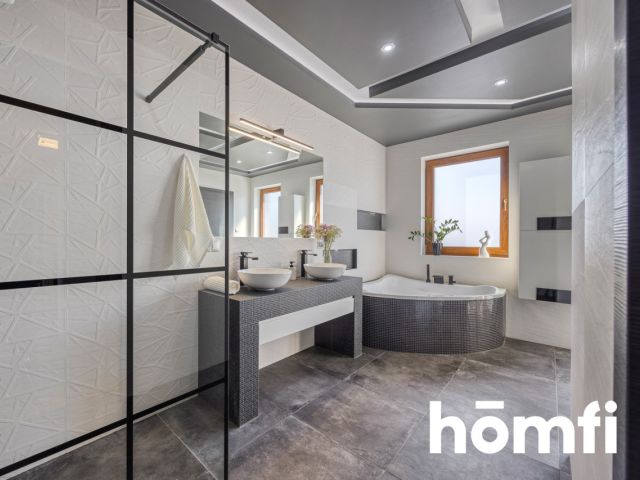 A unique detached house with a beautiful garden and a garage in the building - Дім - Продаж - Rzeszów, Drabinianka