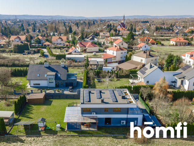 A unique detached house with a beautiful garden and a garage in the building - Дім - Продаж - Rzeszów, Drabinianka