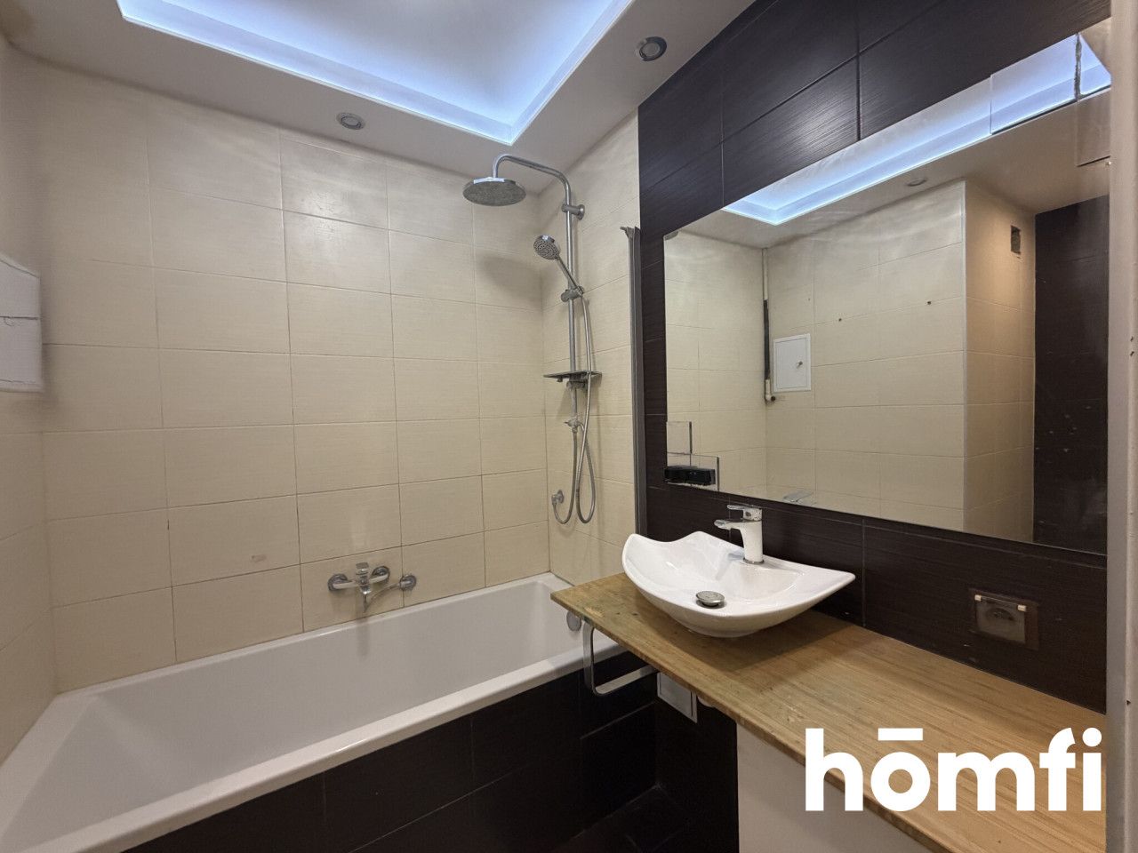 3-Room Apartment + Separate Kitchen, Loggia, Full Ownership, 6th Floor - Apartment - Sale - Kraków, Nowa Huta / Oświecenia