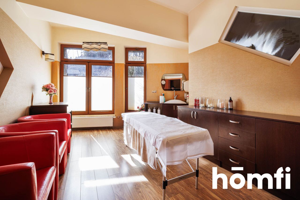 Mountain Hotel with Wellness Area and Development Potentia - Дім - Продаж - Suski, Zawoja