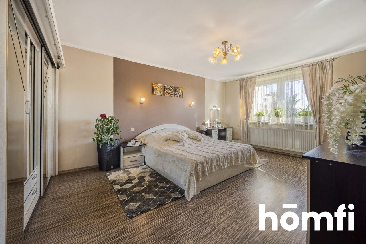 House on a large plot with a car workshop - Дім - Продаж - Rzeszów, Wilkowyja