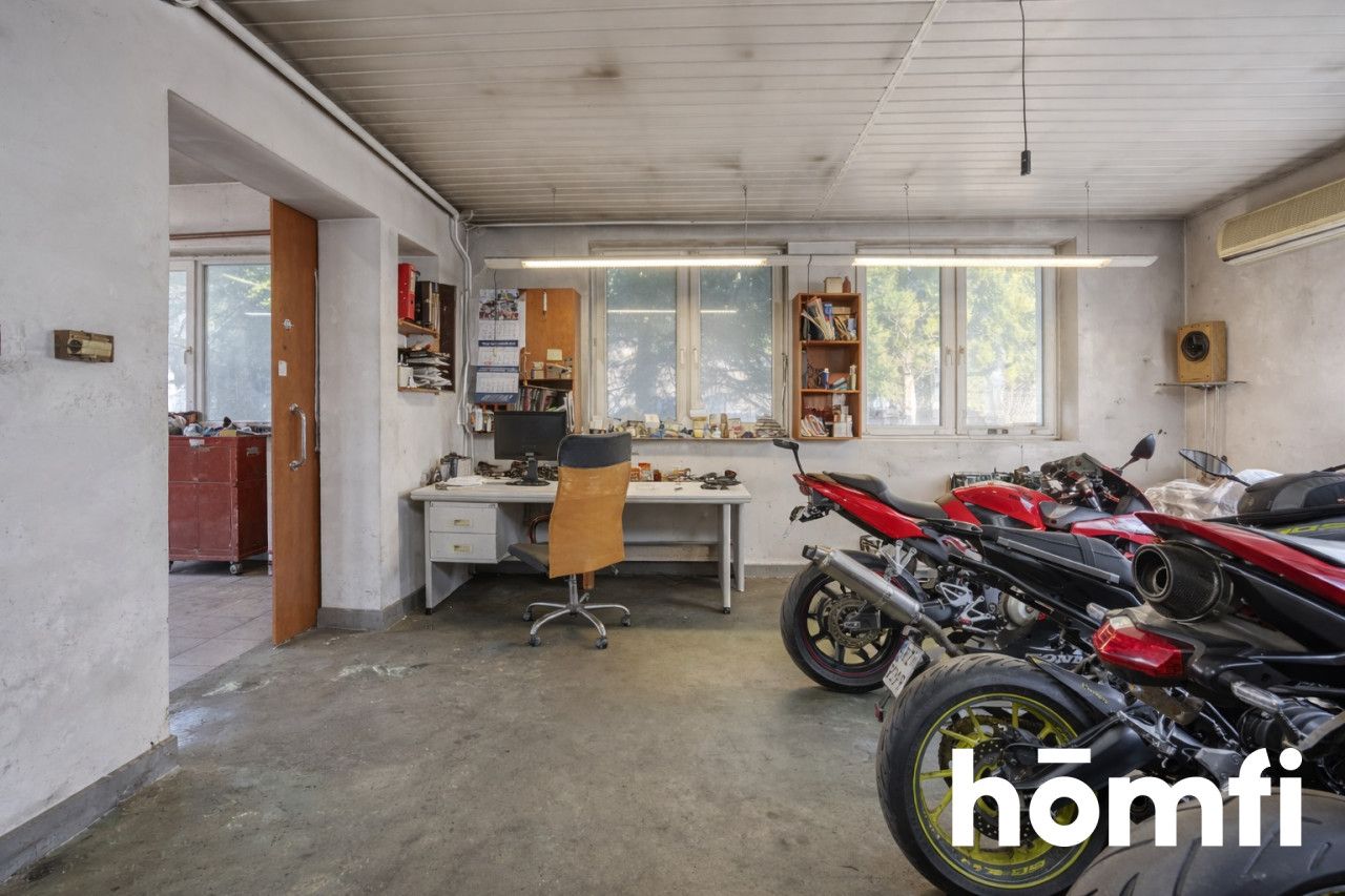 House on a large plot with a car workshop - Дім - Продаж - Rzeszów, Wilkowyja