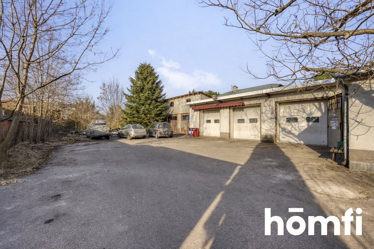 House on a large plot with a car workshop - Дім - Продаж - Rzeszów, Wilkowyja