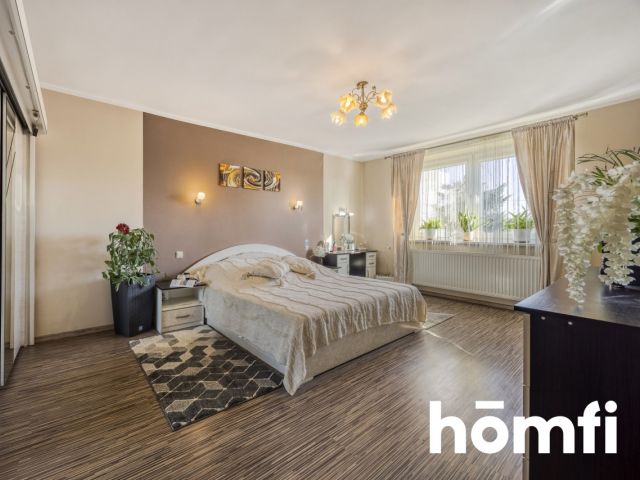 House on a large plot with a car workshop - Дім - Продаж - Rzeszów, Wilkowyja