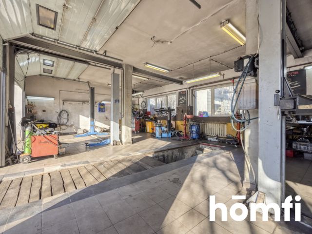 House on a large plot with a car workshop - Дім - Продаж - Rzeszów, Wilkowyja