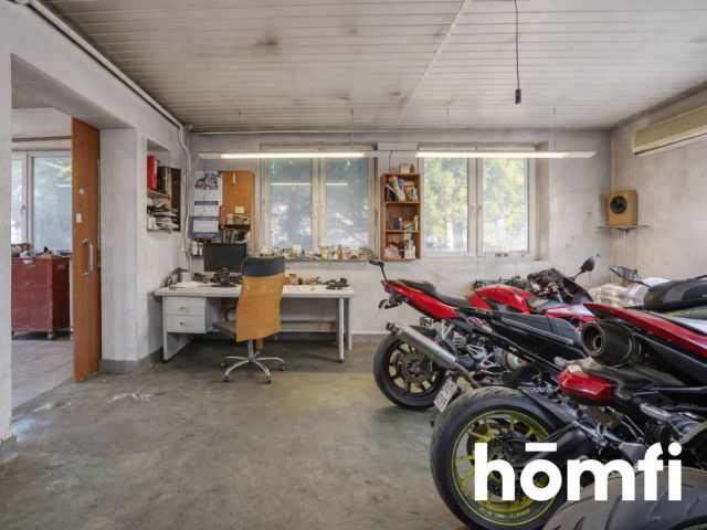 House on a large plot with a car workshop - Дім - Продаж - Rzeszów, Wilkowyja