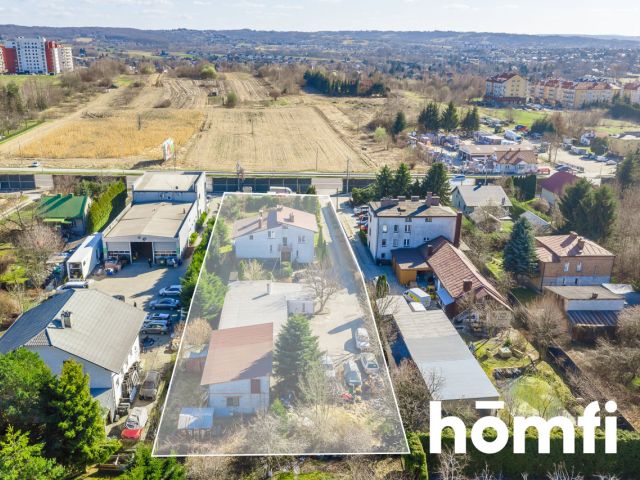 House on a large plot with a car workshop - Дім - Продаж - Rzeszów, Wilkowyja