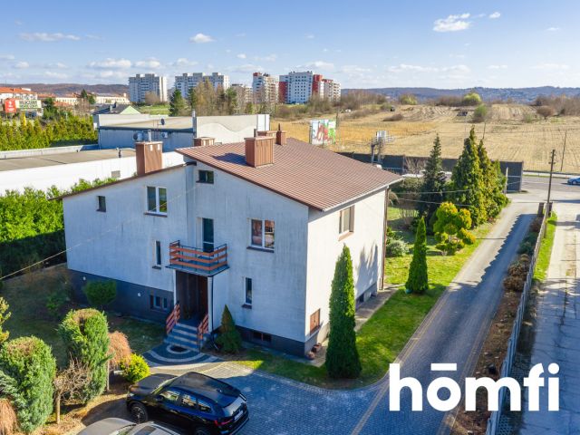 House on a large plot with a car workshop - Дім - Продаж - Rzeszów, Wilkowyja