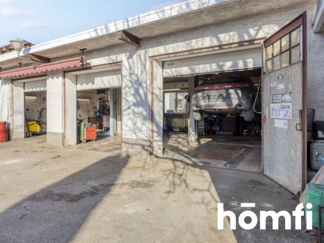 House on a large plot with a car workshop - Дім - Продаж - Rzeszów, Wilkowyja