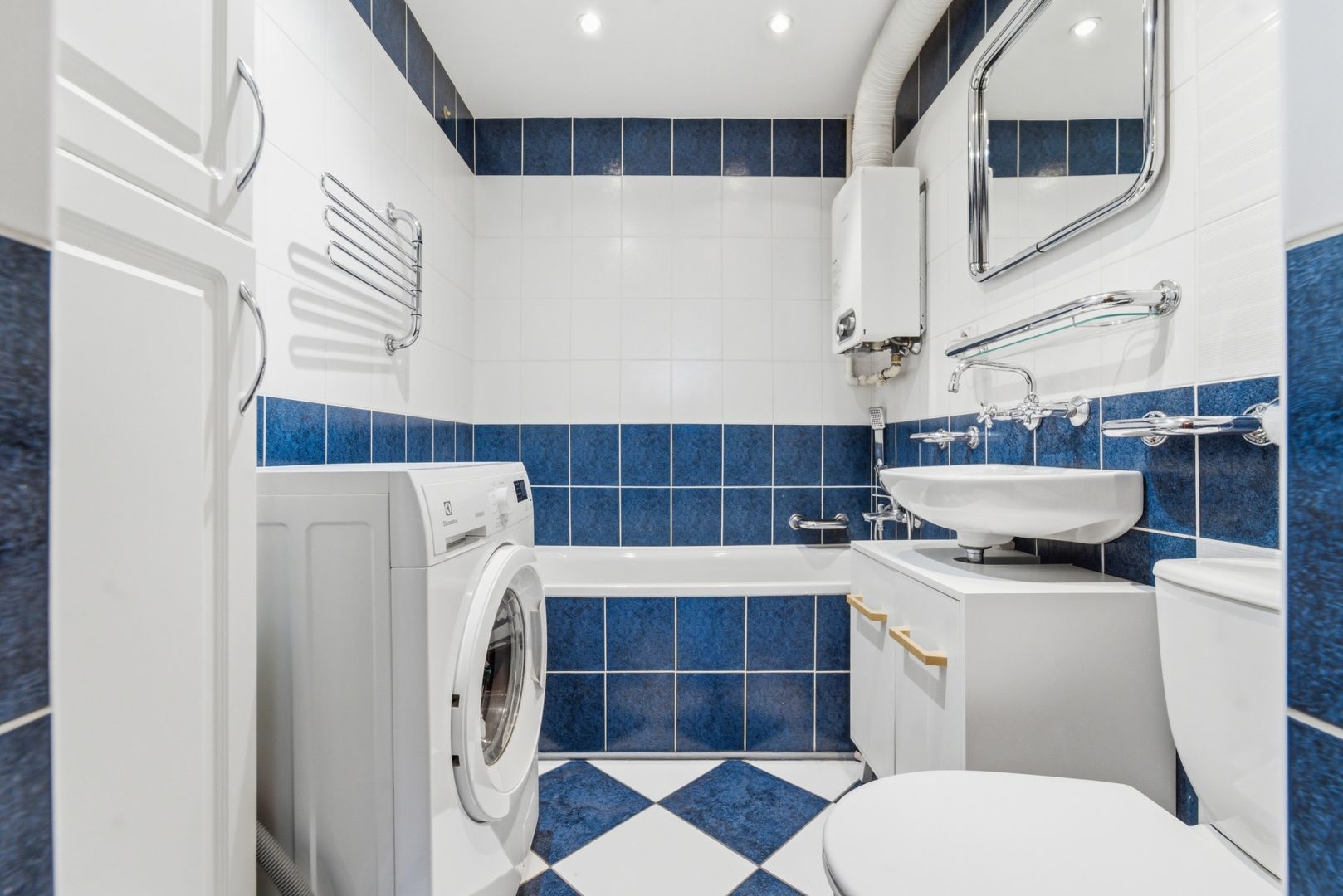 3 Rooms to Discover - Osiedle Tysiąclecia - Apartment - Sale - Katowice, Tysiąclecia