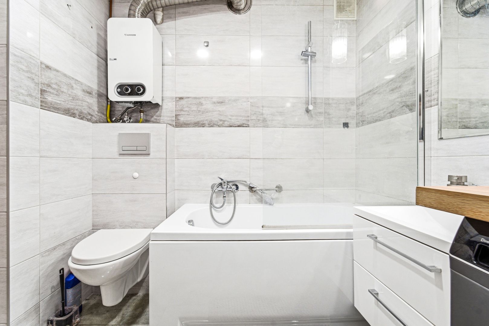 Ready to move in! 3 independent rooms - Квартира - Продаж - Katowice, Tysiąclecia