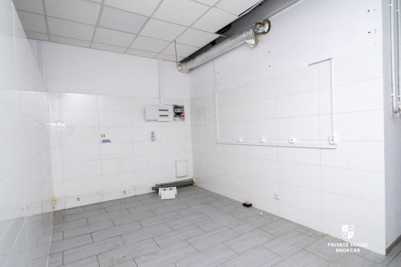 Commercial space for rent Wrocławska street 148 sqm - Commercial premises - Rent - Kraków, Krowodrza