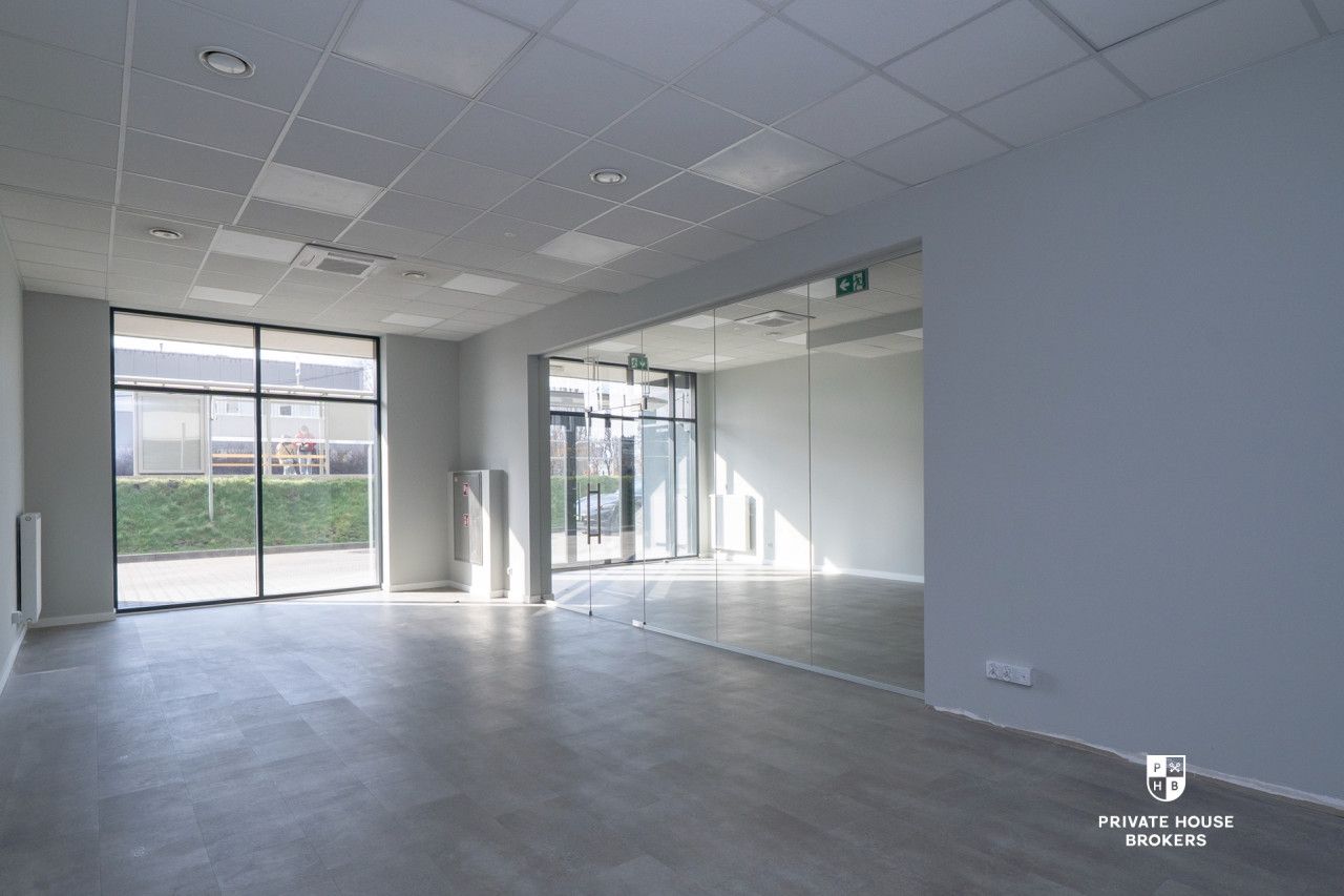 Commercial space for rent Walerego Sławka street 96 sqm - Commercial premises - Rent - Kraków, Podgórze / Bonarka