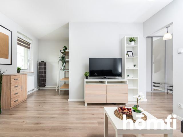 {angielski}Cozy studio apartment with a large balcony and a private bathroom - Квартира - Оренда - Kraków, Nowa Huta / Czyżyny