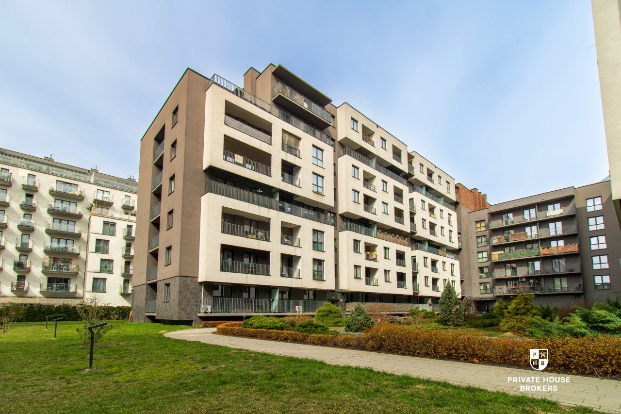 7th floor | balcony | courtyard view | Zabłocie - Apartment - Rent - Kraków, Podgórze