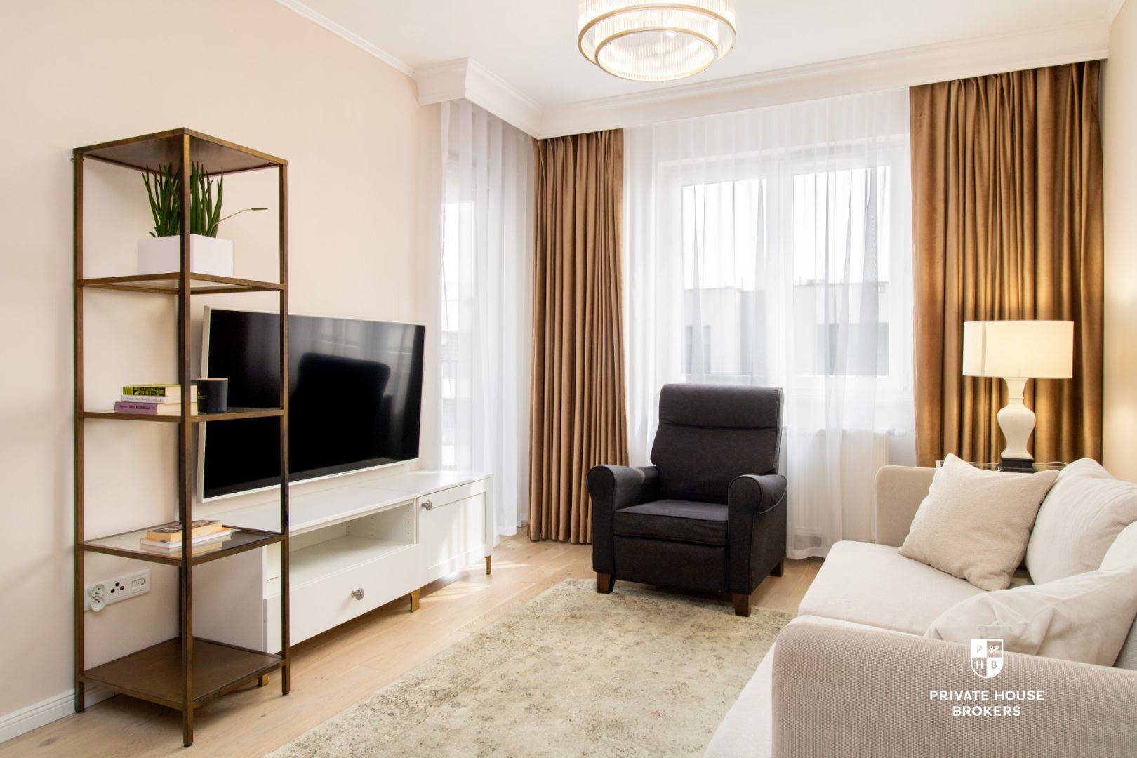 7th floor | balcony | courtyard view | Zabłocie - Apartment - Rent - Kraków, Podgórze