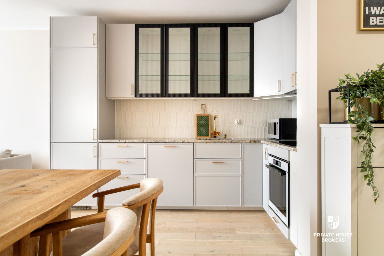 7th floor | balcony | courtyard view | Zabłocie - Apartment - Rent - Kraków, Podgórze