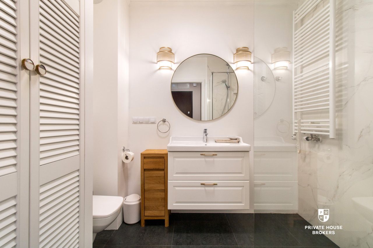 7th floor | balcony | courtyard view | Zabłocie - Apartment - Rent - Kraków, Podgórze