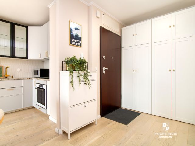 7th floor | balcony | courtyard view | Zabłocie - Apartment - Rent - Kraków, Podgórze