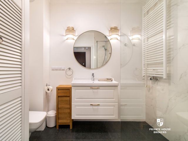 7th floor | balcony | courtyard view | Zabłocie - Apartment - Rent - Kraków, Podgórze