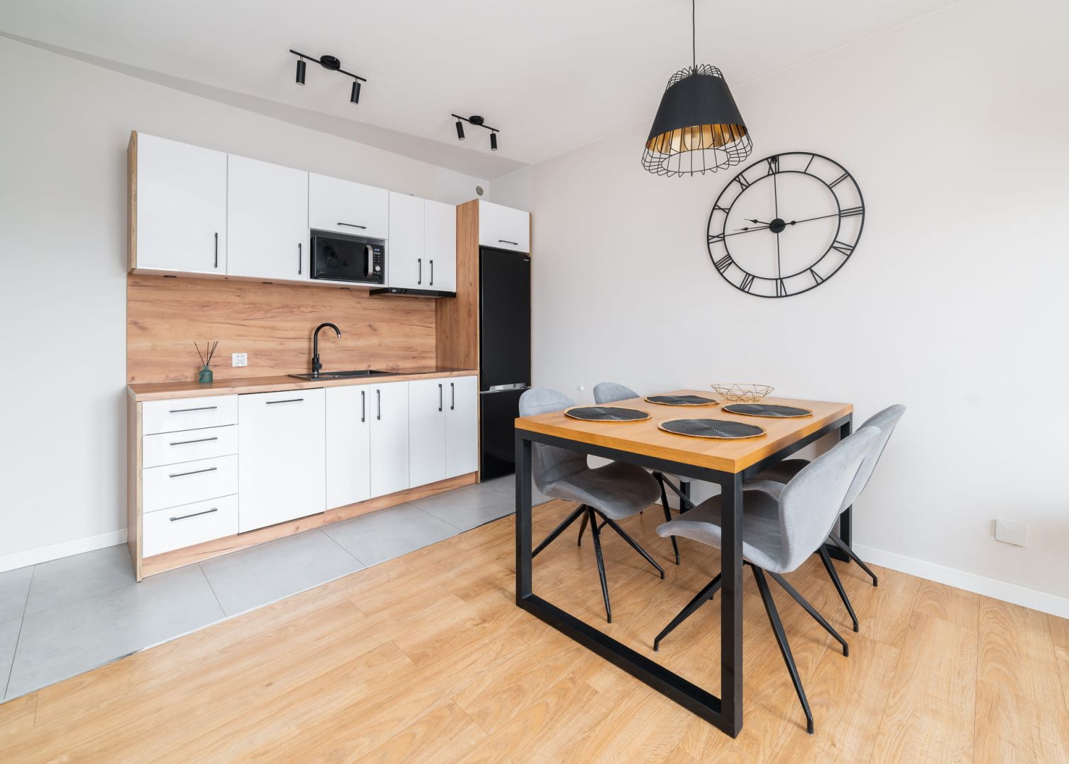 A functional 30 m² apartment is available for rent on Różyckiego Street in Łódź - Apartment - Rent - Łódź, Górna