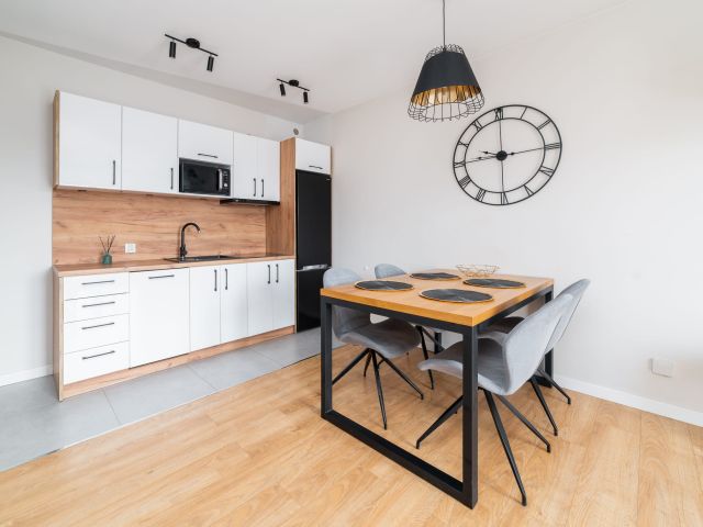 A functional 30 m² apartment is available for rent on Różyckiego Street in Łódź - Apartment - Rent - Łódź, Górna