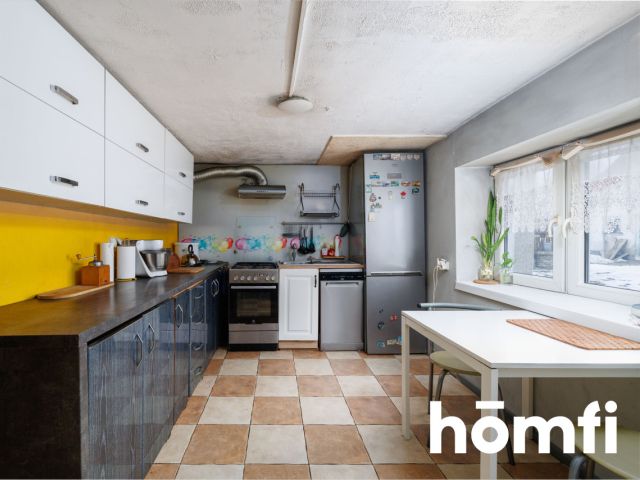 SINGLE-FAMILY HOUSE IN A QUIET NEIGHBORHOOD IN NEED OF RENOVATION - House - Sale - Wielicki, Niepołomice