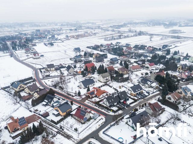 SINGLE-FAMILY HOUSE IN A QUIET NEIGHBORHOOD IN NEED OF RENOVATION - House - Sale - Wielicki, Niepołomice