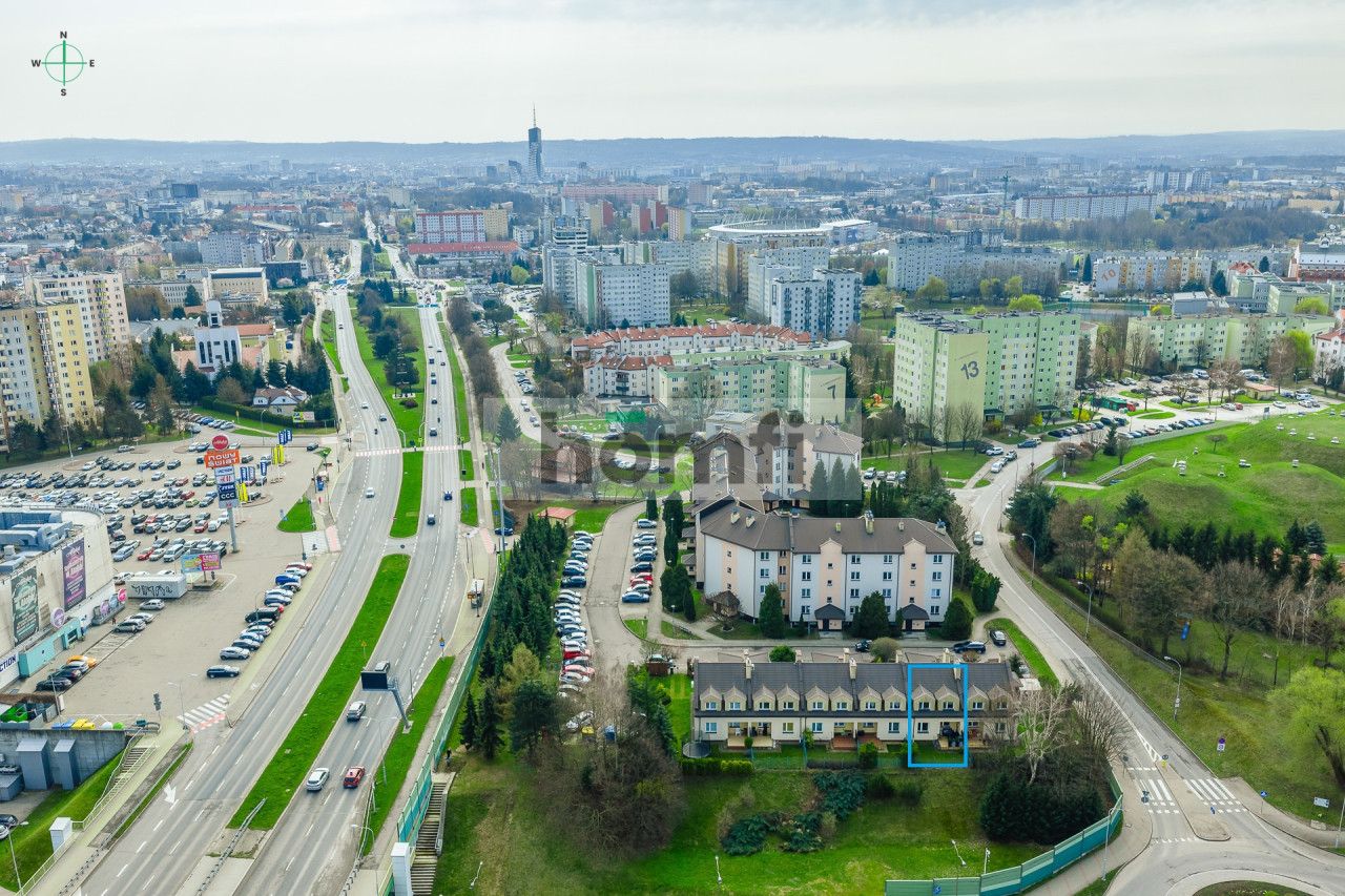 NIE ZNAJDZIESZ LEPIEJ ZLOKALIZOWANEJ SZEREGÓWKI Z GARAŻEM I OGRÓDKIEM - Dom - Sprzedaż - Rzeszów, Franciszka Kotuli