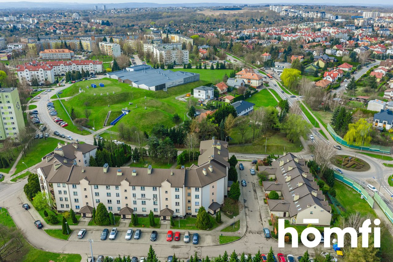 NIE ZNAJDZIESZ LEPIEJ ZLOKALIZOWANEJ SZEREGÓWKI Z GARAŻEM I OGRÓDKIEM - Dom - Sprzedaż - Rzeszów, Franciszka Kotuli