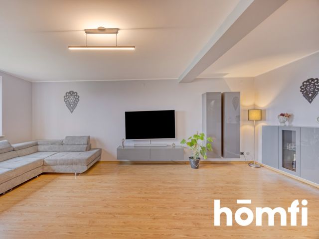 YOU WON'T FIND A BETTER LOCATED RETAIL HOUSE WITH A GARAGE AND GARDEN - Дім - Продаж - Rzeszów, Franciszka Kotuli