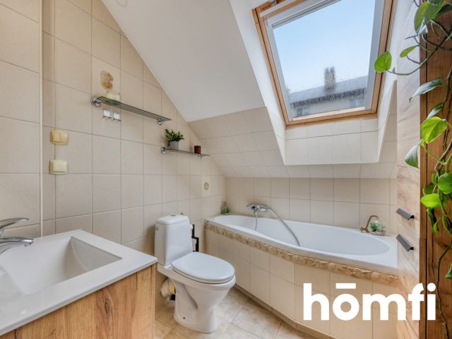 YOU WON'T FIND A BETTER LOCATED RETAIL HOUSE WITH A GARAGE AND GARDEN - Дім - Продаж - Rzeszów, Franciszka Kotuli