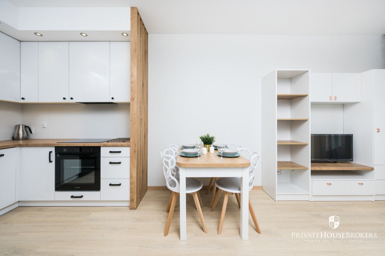 A spacious, two-room apartment at Wizjonerów Street - Квартира - Оренда - Kraków, Krowodrza / Bronowice