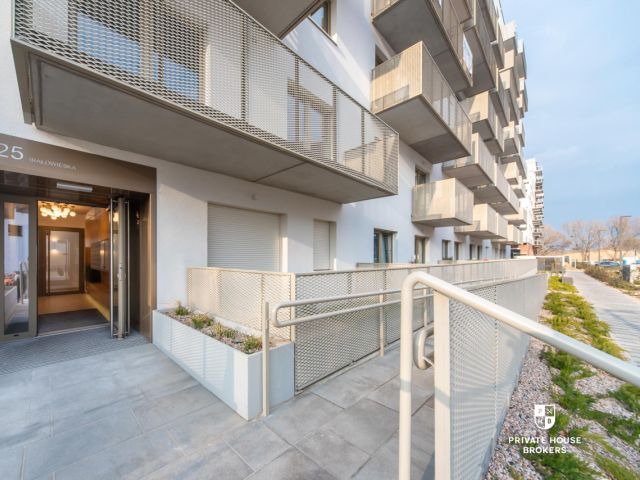 2 rooms | top floor | Port Popowice | Balcony | Parking space and storage unit - Apartment - Rent - Wrocław, Fabryczna