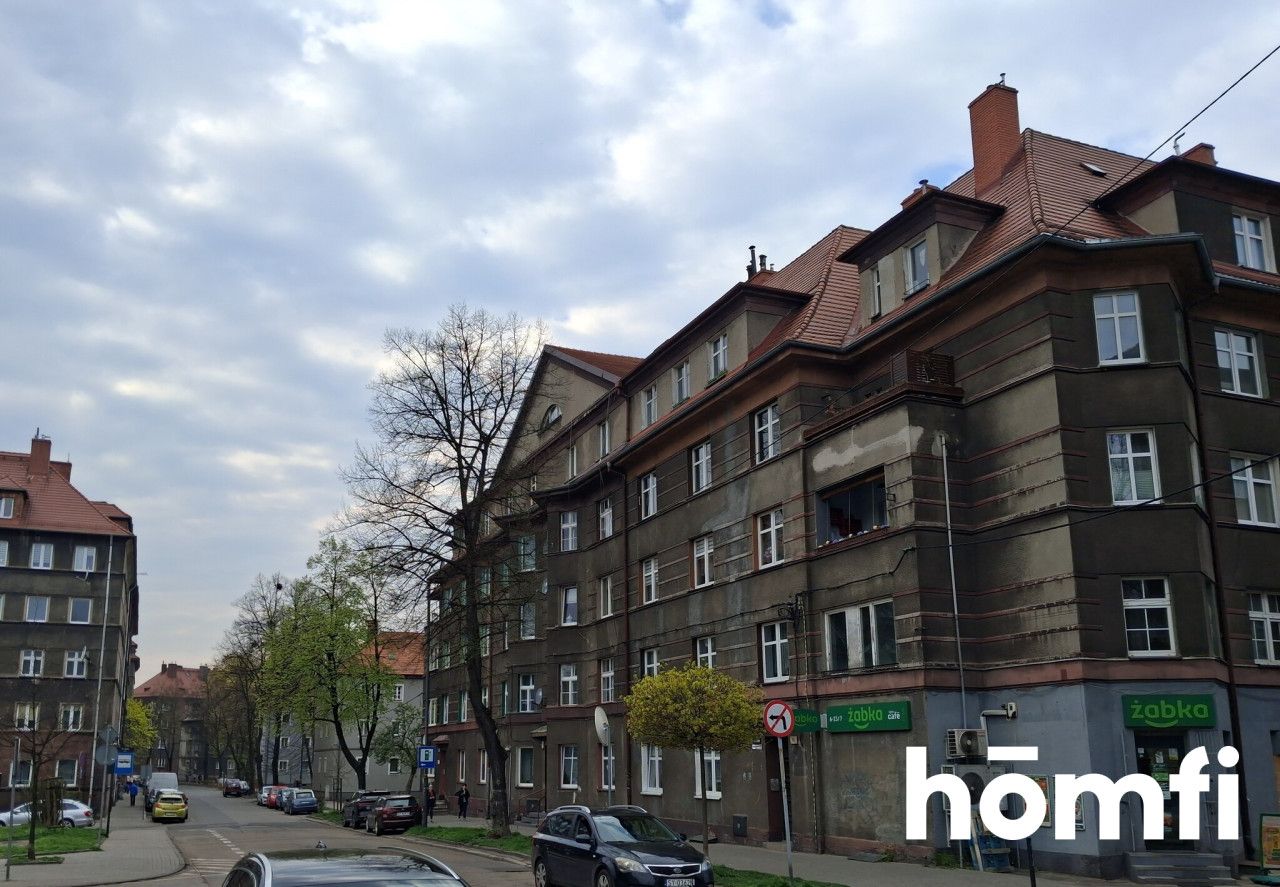 SPACIOUS 3-ROOM APARTMENT IN THE HEART OF BYTOM - Apartment - Sale - Bytom, Centrum