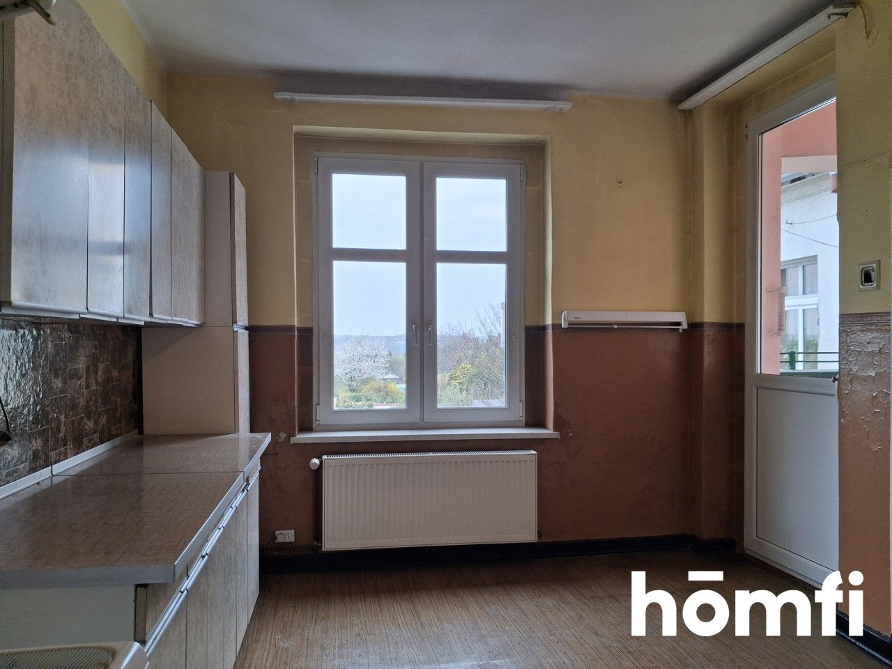 SPACIOUS 3-ROOM APARTMENT IN THE HEART OF BYTOM - Apartment - Sale - Bytom, Centrum