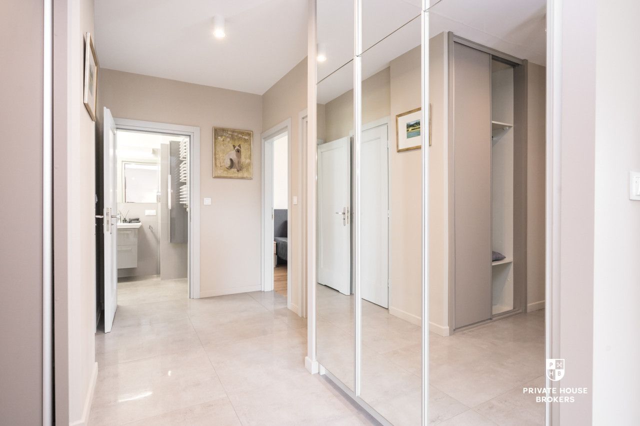 Spacious 66m three-room apartment with balcony at Głowackiego Street - Apartment - Rent - Kraków, Krowodrza / Bronowice