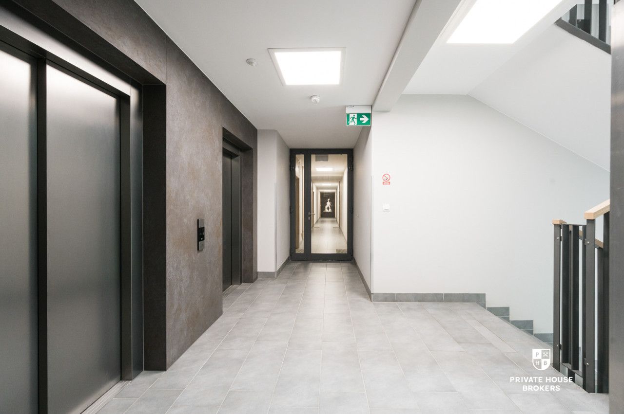 Spacious 66m three-room apartment with balcony at Głowackiego Street - Apartment - Rent - Kraków, Krowodrza / Bronowice