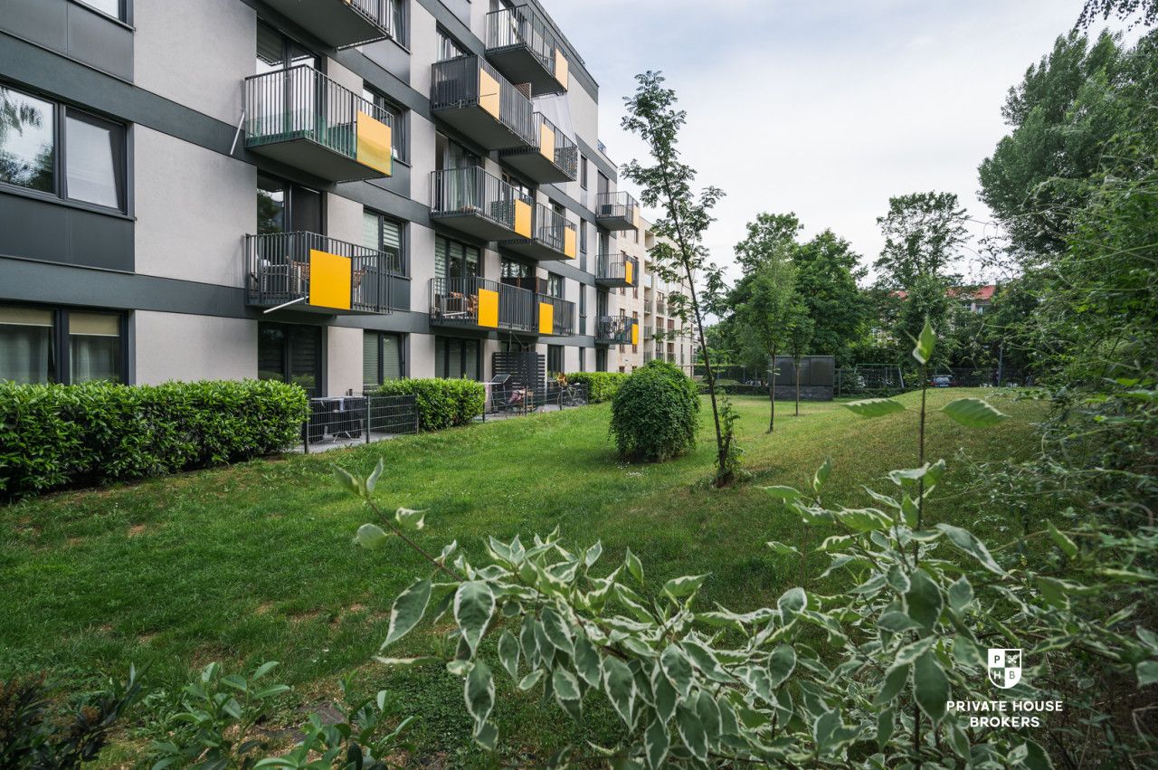 Spacious 66m three-room apartment with balcony at Głowackiego Street - Apartment - Rent - Kraków, Krowodrza / Bronowice