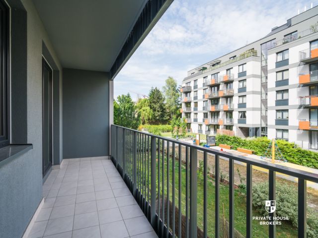 Spacious 66m three-room apartment with balcony at Głowackiego Street - Apartment - Rent - Kraków, Krowodrza / Bronowice