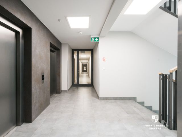 Spacious 66m three-room apartment with balcony at Głowackiego Street - Apartment - Rent - Kraków, Krowodrza / Bronowice